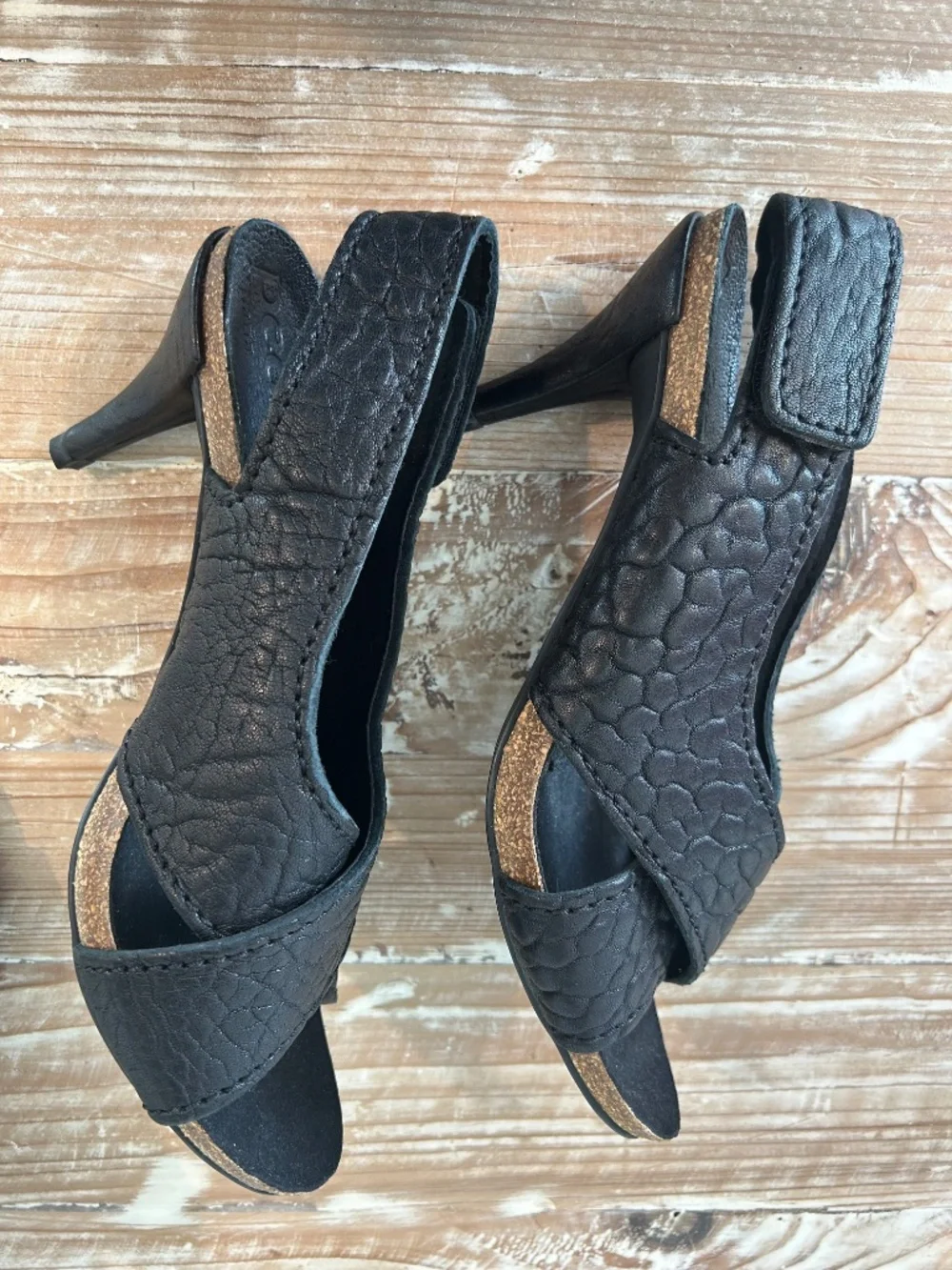 NWOB Pedro Garcia Maggie Pebbled Leather Peep Toe Slingback Heels Sz 39 1/2